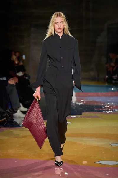 Look 48